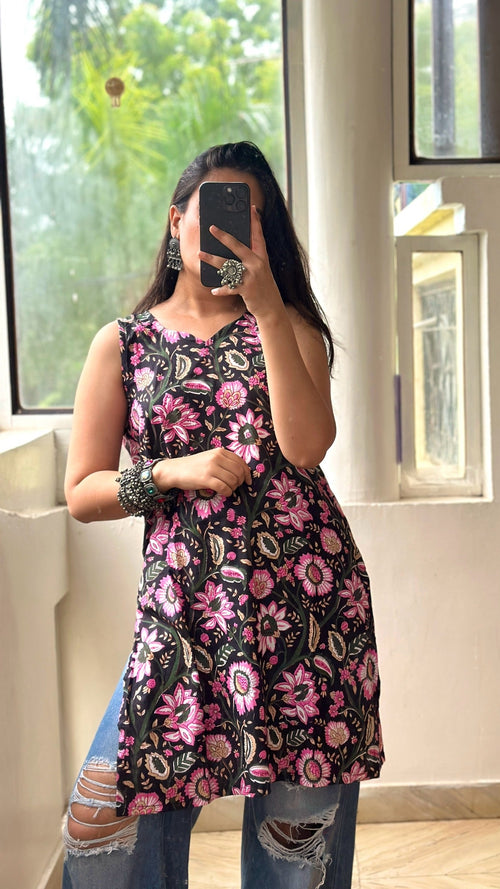 Black sanganeri kurti